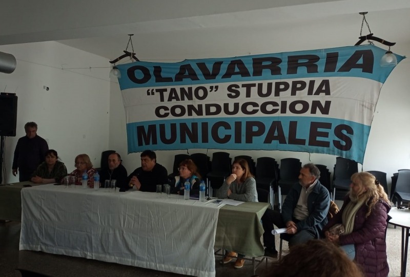 Paritarias municipales: abrazo simblico al Hospital y asamblea